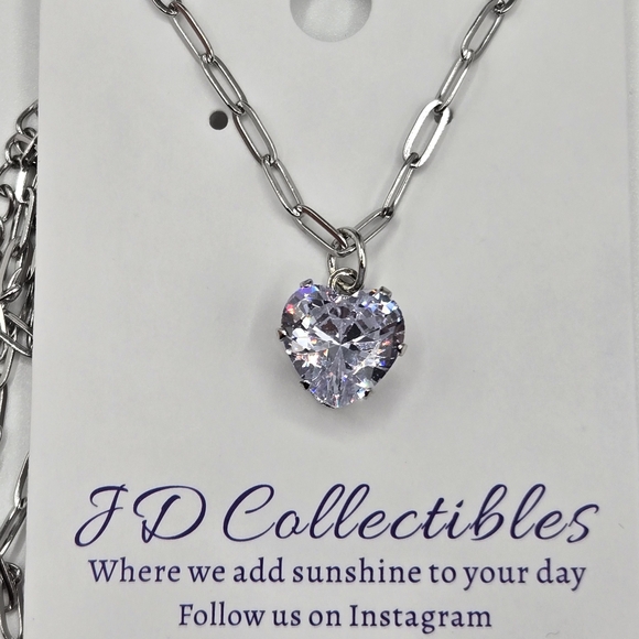 Swarovski Jewelry - Crystal Heart Pendant Necklace Made w Swarovski Crystals